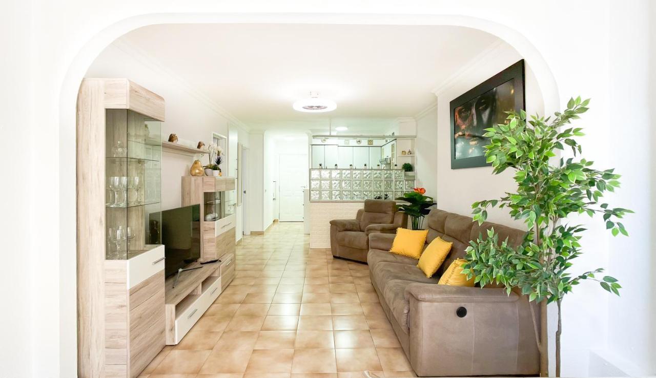 Korallia Guesthouse Castle Harbour Los Cristianos  Exterior photo