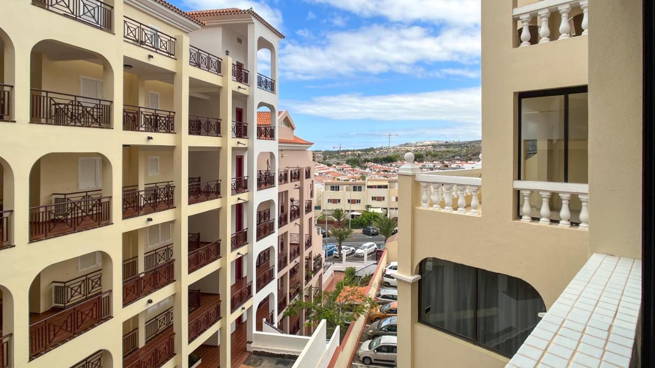 Korallia Guesthouse Castle Harbour Los Cristianos  Exterior photo